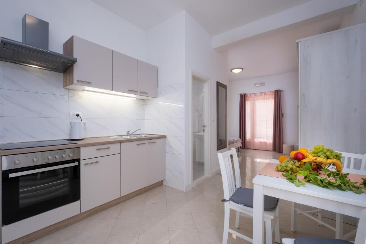 Studio Apartment Brigita Mlini Exterior photo